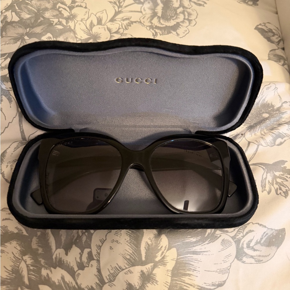 Gucci Black Sunglasses